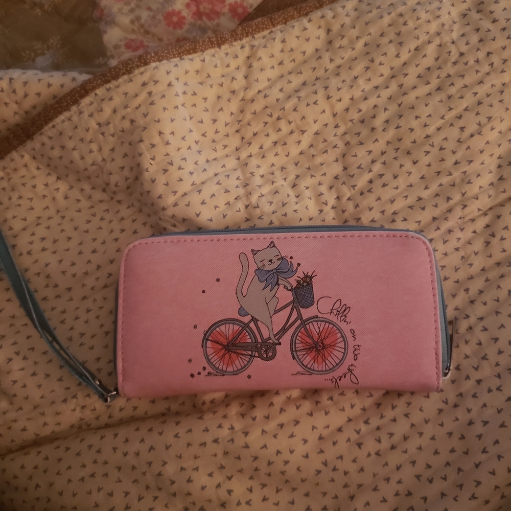 cute pink wallet!